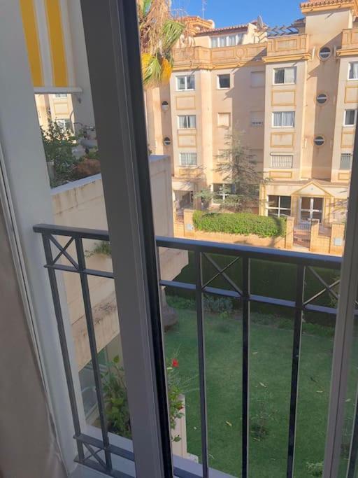 Encantador Residencial Con Piscina