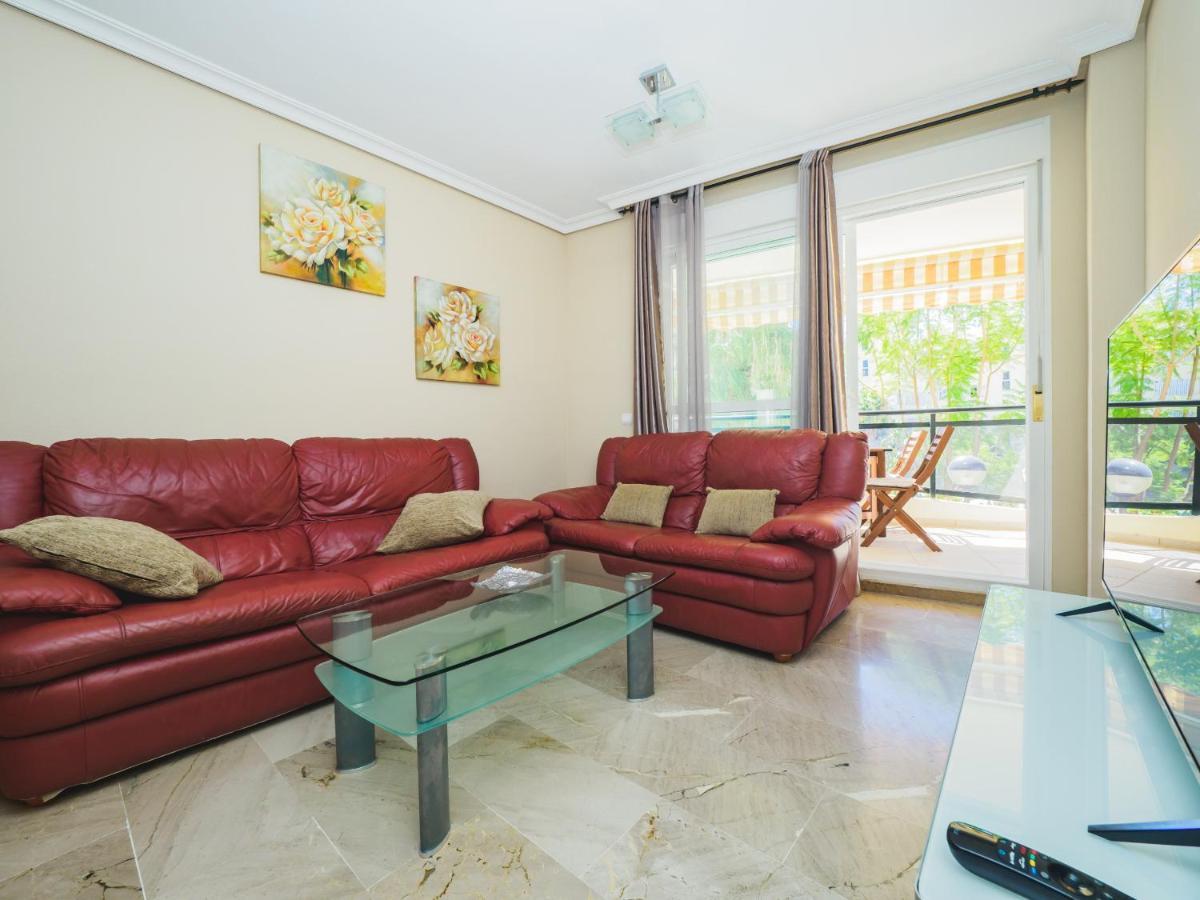 Cubo's Urban Brigitte & Parking Apartment