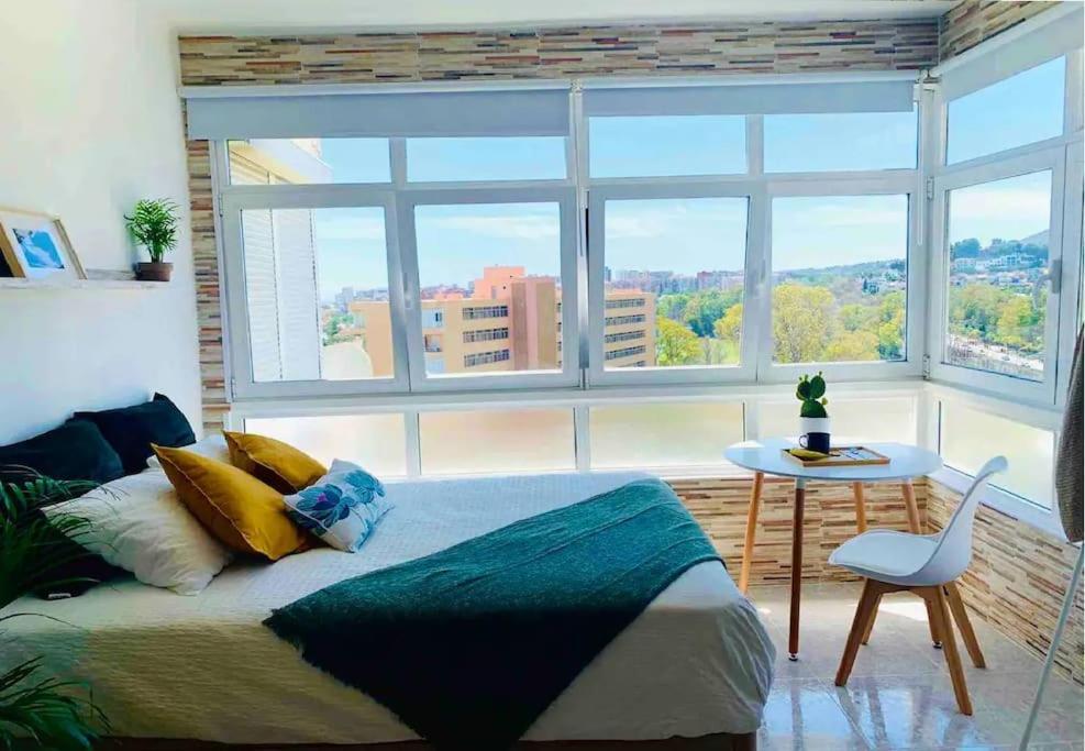 Alterhome Luminoso Estudio Con Piscina Y Maravillosas Vistas * Torremolinos