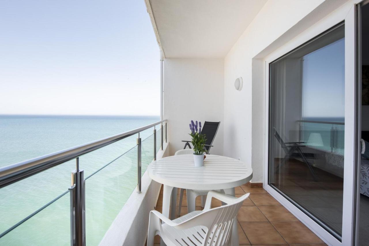 Spectacular Sea Views *