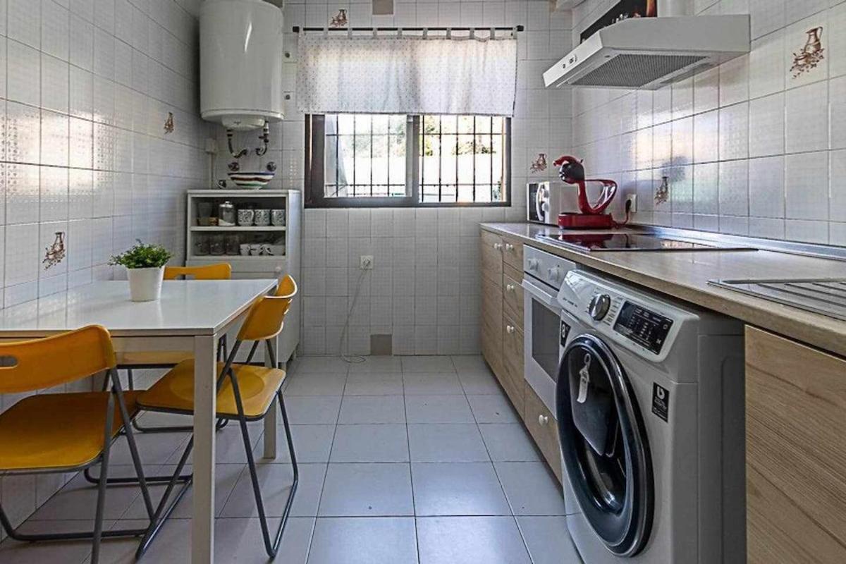 797 Holiday - Adosado Para 6 A 1 Min De La Playa Carihuela Holiday home *