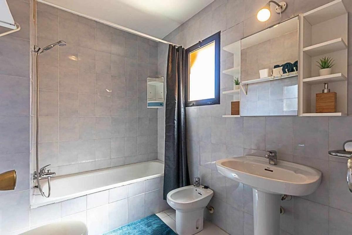 Holiday home 797 Holiday - Adosado Para 6 A 1 Min De La Playa Carihuela