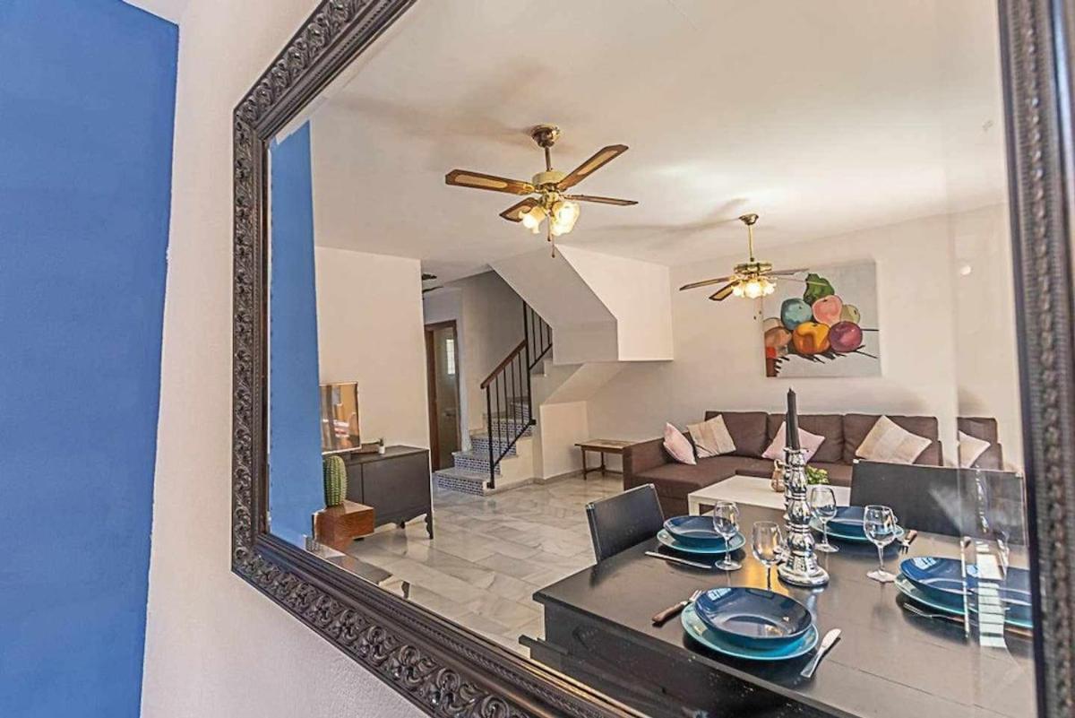Holiday home 797 Holiday - Adosado Para 6 A 1 Min De La Playa Carihuela