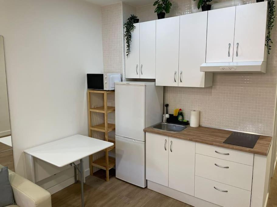 Precioso Estudio Recien Reformado Con Piscina. Torremolinos