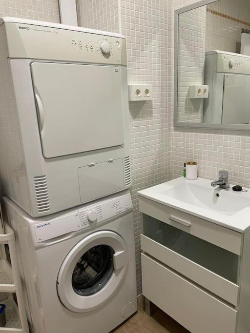 Precioso Estudio Recien Reformado Con Piscina. Torremolinos