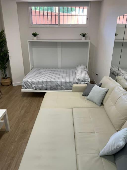 Precioso Estudio Recien Reformado Con Piscina. *