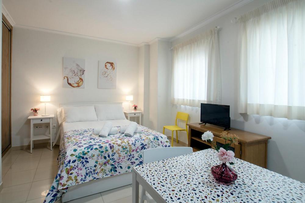 Amat - Only Adult - Playa El Bajondillo Appartement *