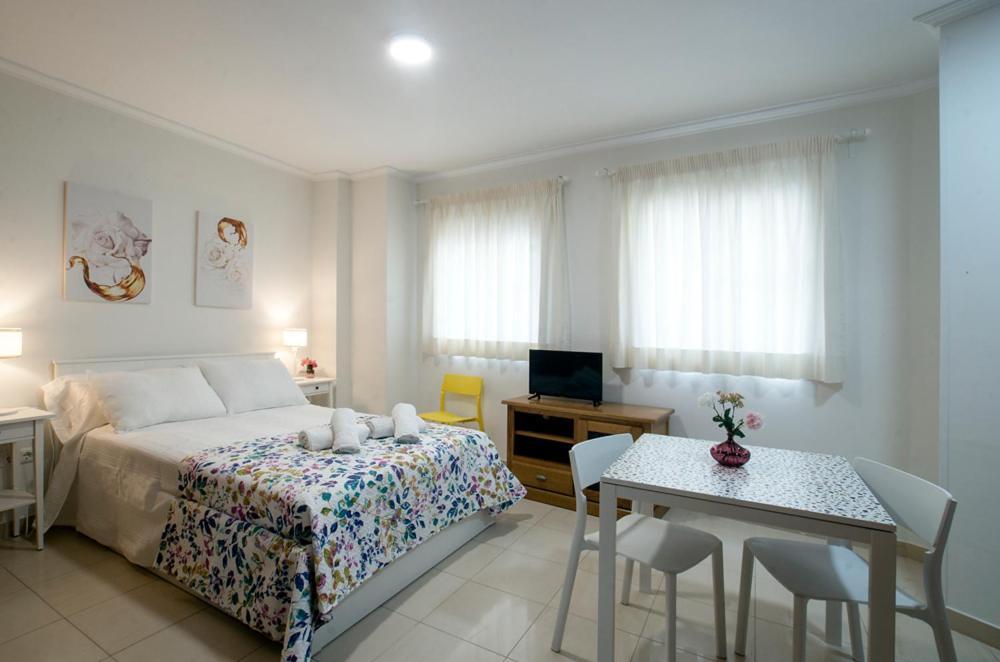 Amat - Only Adult - Playa El Bajondillo Appartement