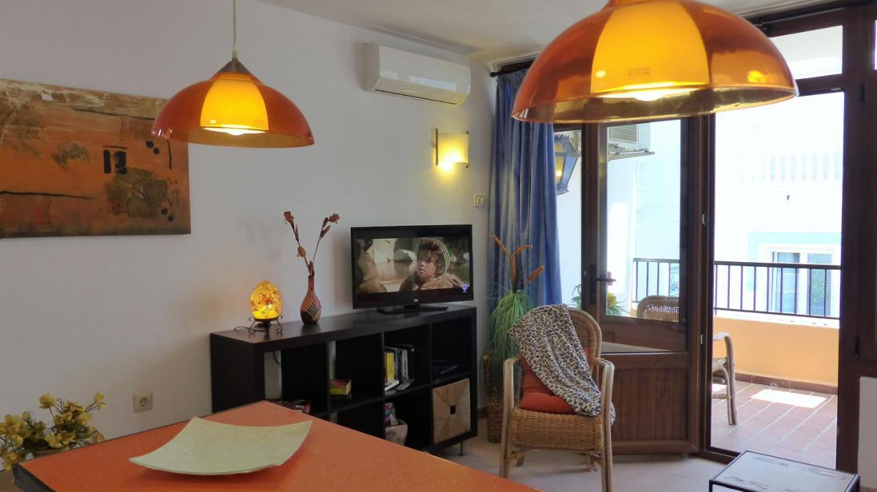 Apartment Trocadero Ap18 *