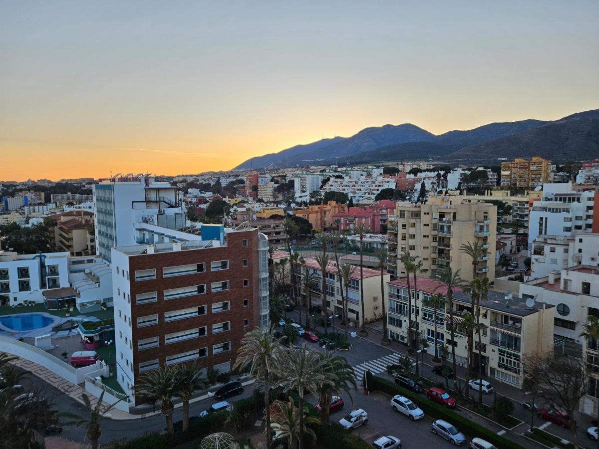 La Roca-mediterraneo Views, 8th Floor-new Kitchen- Pool- Parking-air Conditioning, Ceiling Fans & Free Wifi