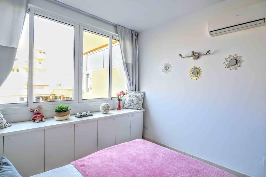 Tropical - Parking, Wifi, Ac Apartment