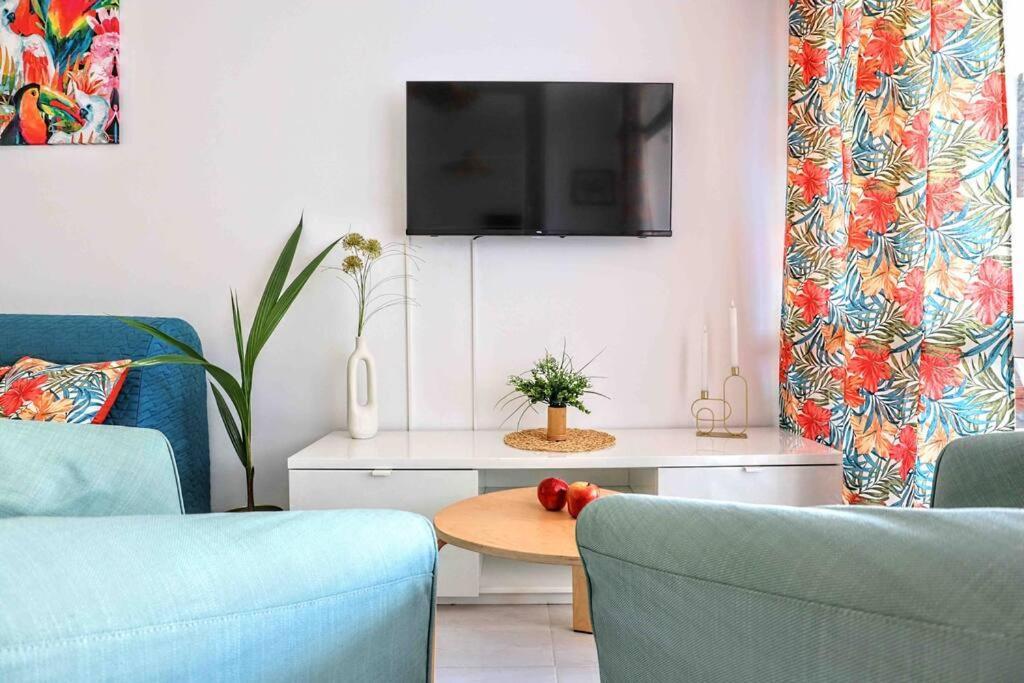 Tropical - Parking, Wifi, Ac Apartment *