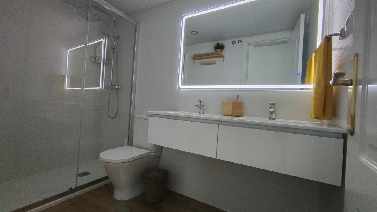 Vakantiehuis Luxury Bajondillo Beachfront *