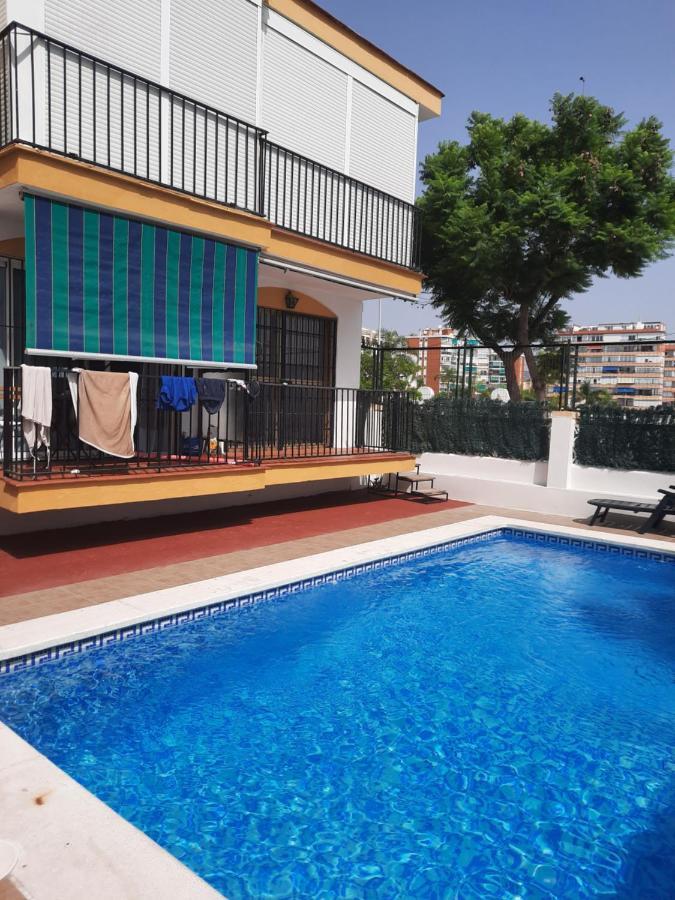 Feel At At Tamara - Two Steps To The Pool