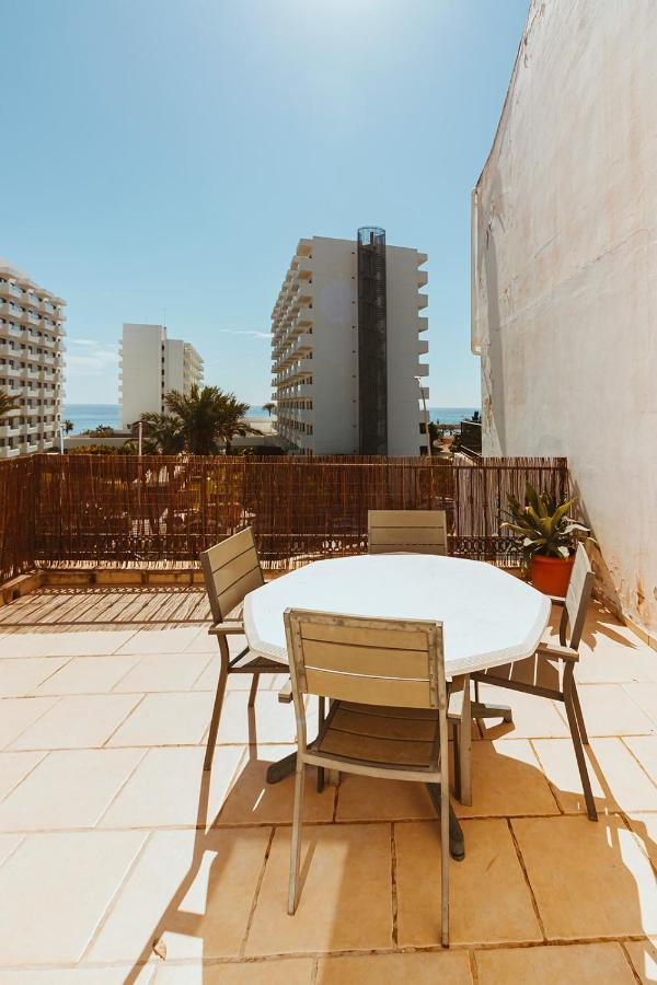 Con Gran Terraza Junto A La Playa *
