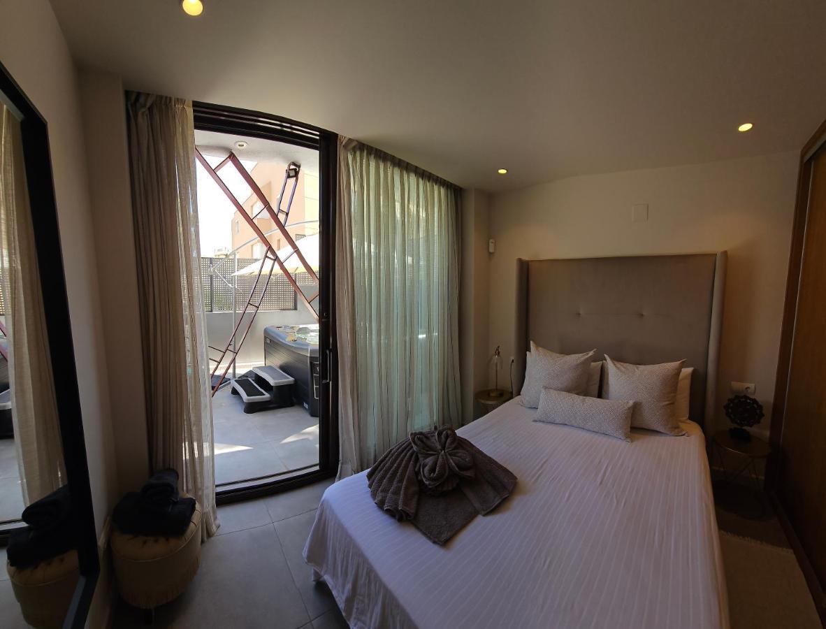 Nogalera Quintessence With Private Parking By Namaste Elite Apartment