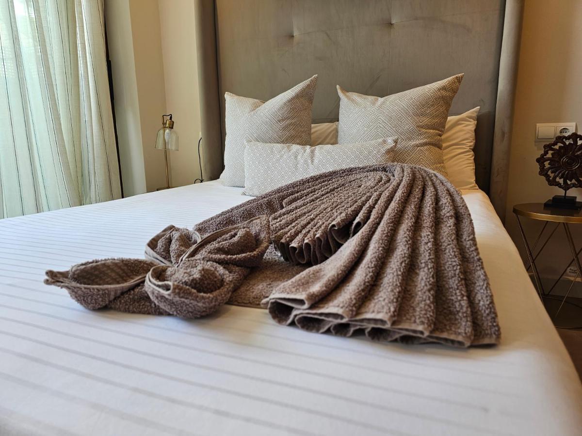 Nogalera Quintessence With Private Parking By Namaste Elite Apartment