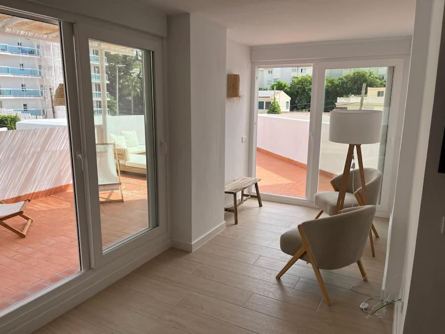 Large Terrace Beach-side Torremolinos