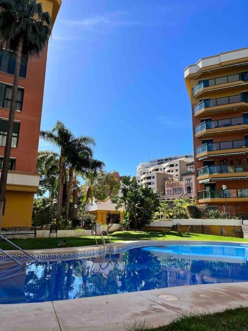 Equipado Bajondillo Playa-piscina 2hab Apartment *