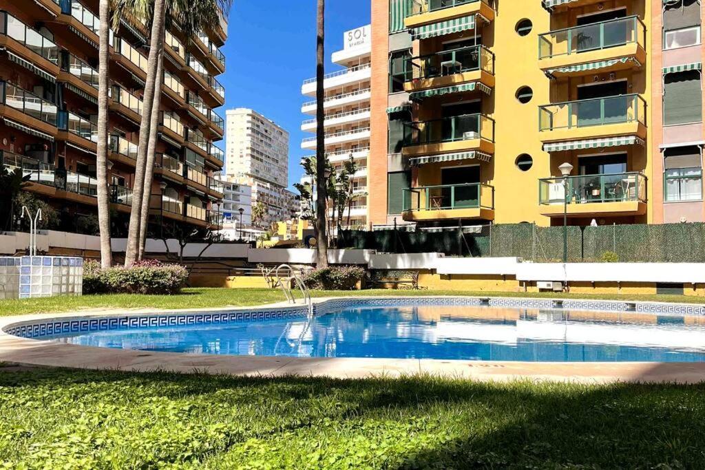 Apartment Equipado Bajondillo Playa-piscina 2hab *