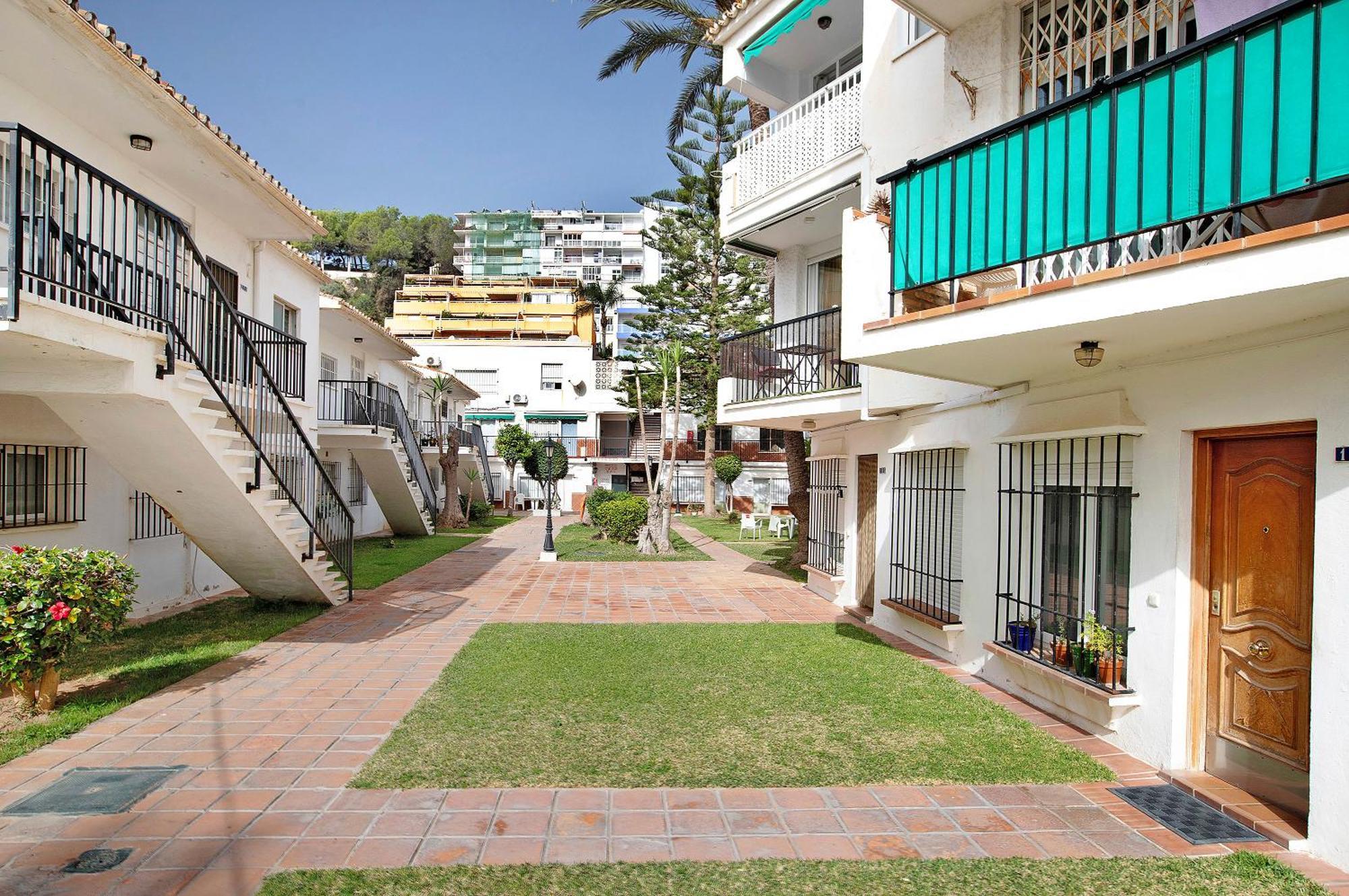Piso En Carihuela Torremolinos