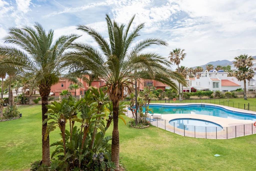 Playa De Alamos-playamar Malaga. *