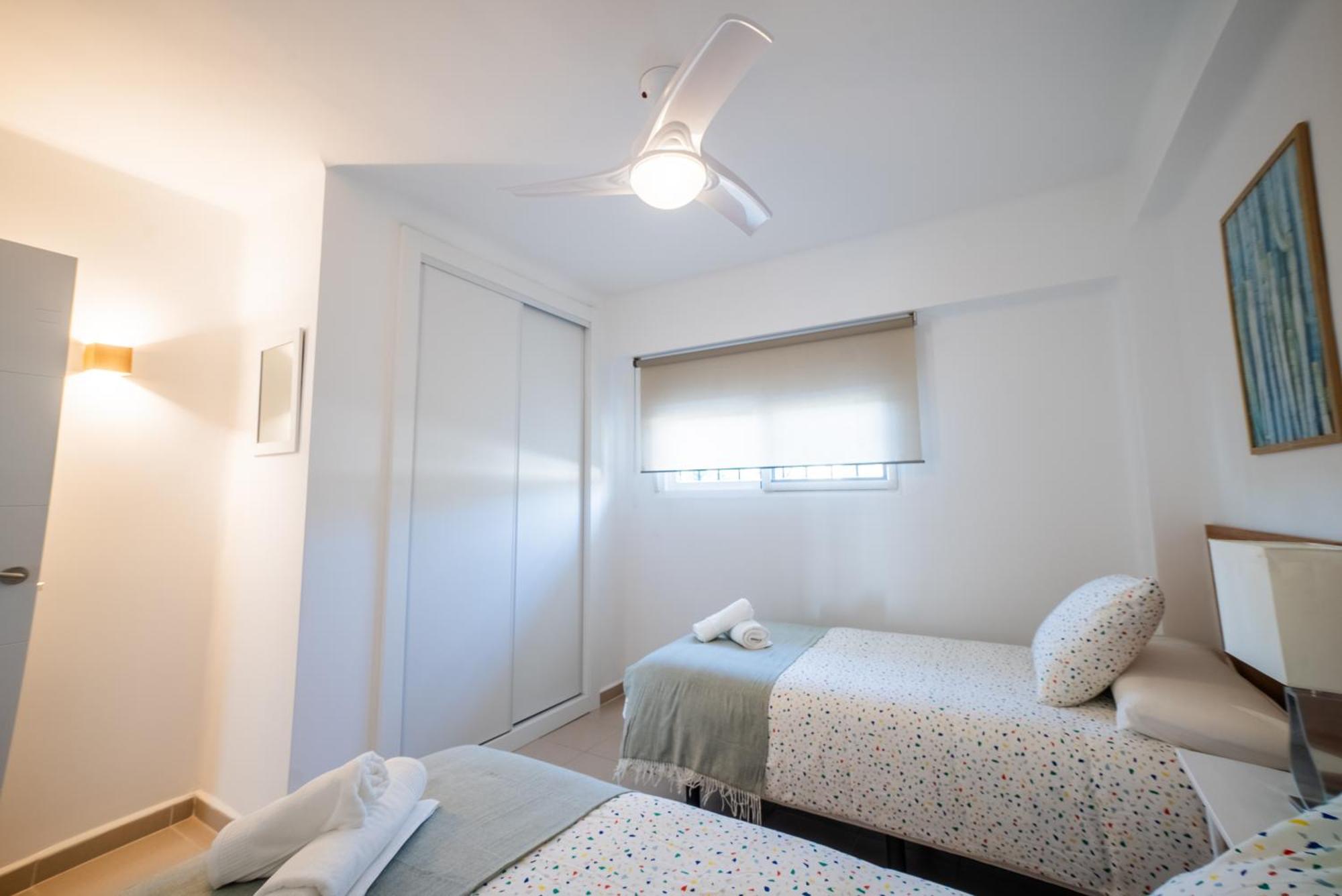 Apartment Oasis En Playamar Con Piscina Torremolinos