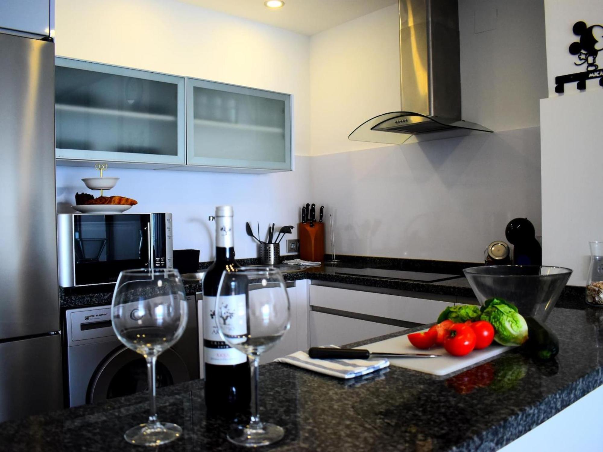 Luminoso Estudio En Castillo Santa Clara Appartement