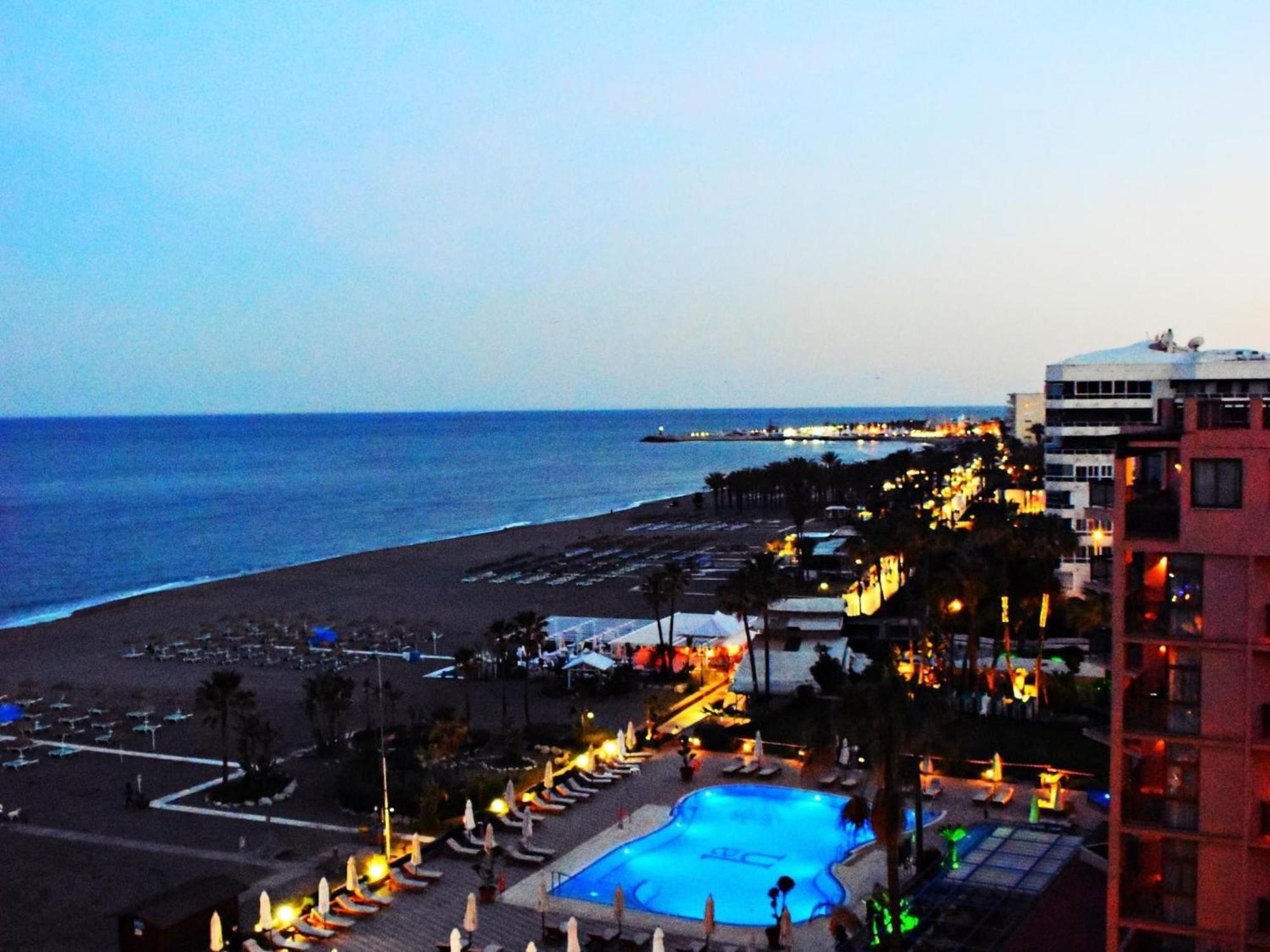 Luminoso De 3 A Pie De Playa En