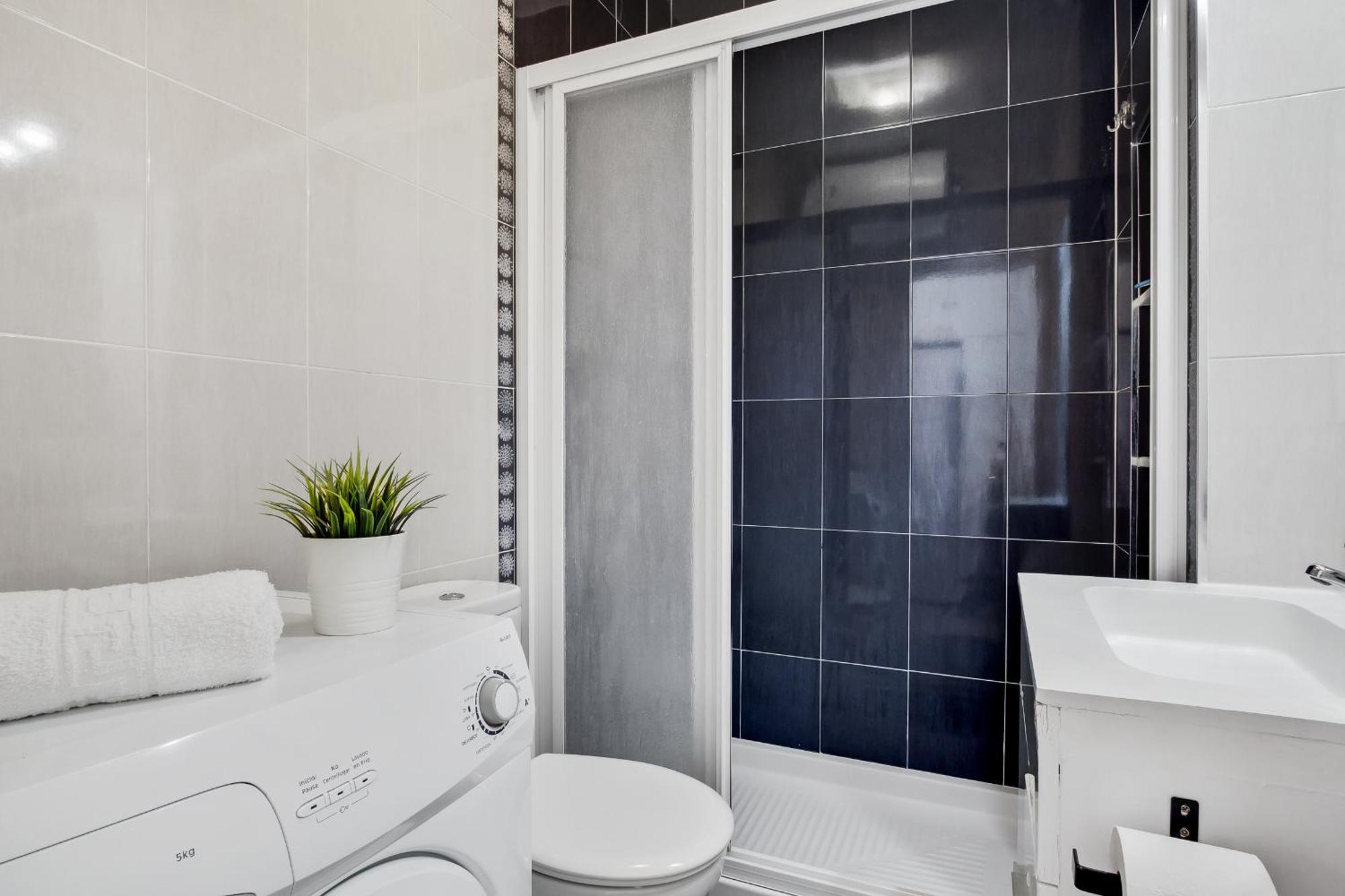 En La Carihuela Con Plaza De Garaje Privada! Apartamento