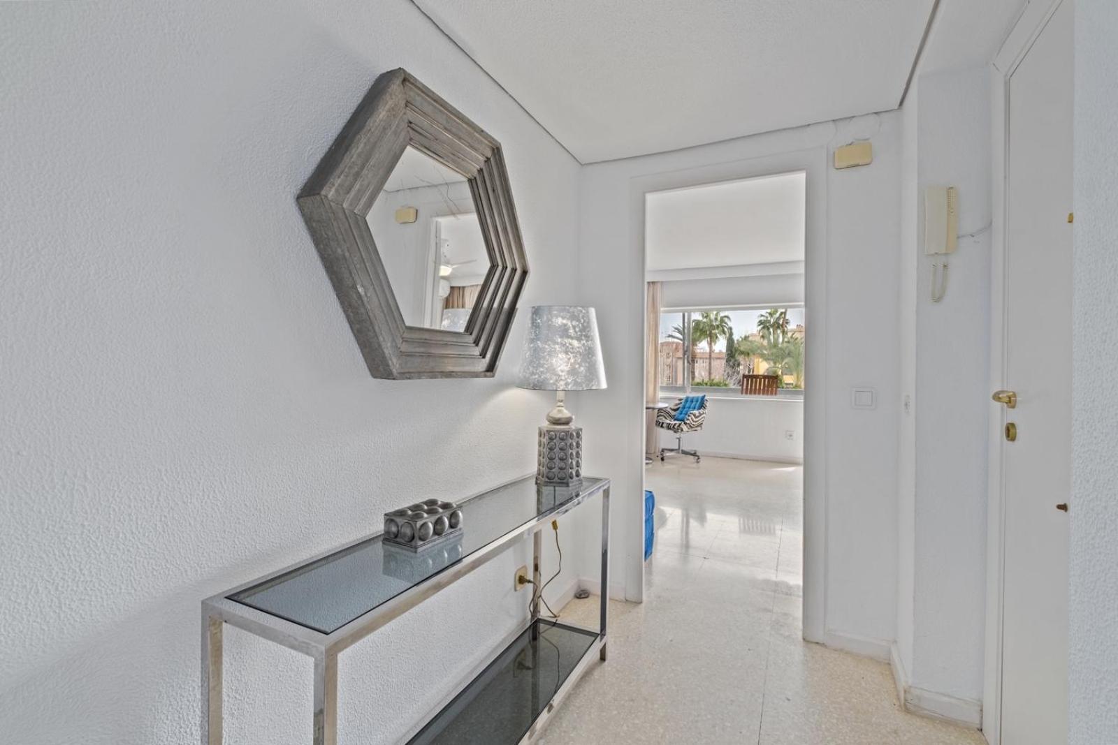 Piso Con 2 Habitaciones, 2 Terrazas Y Piscina Torremolinos