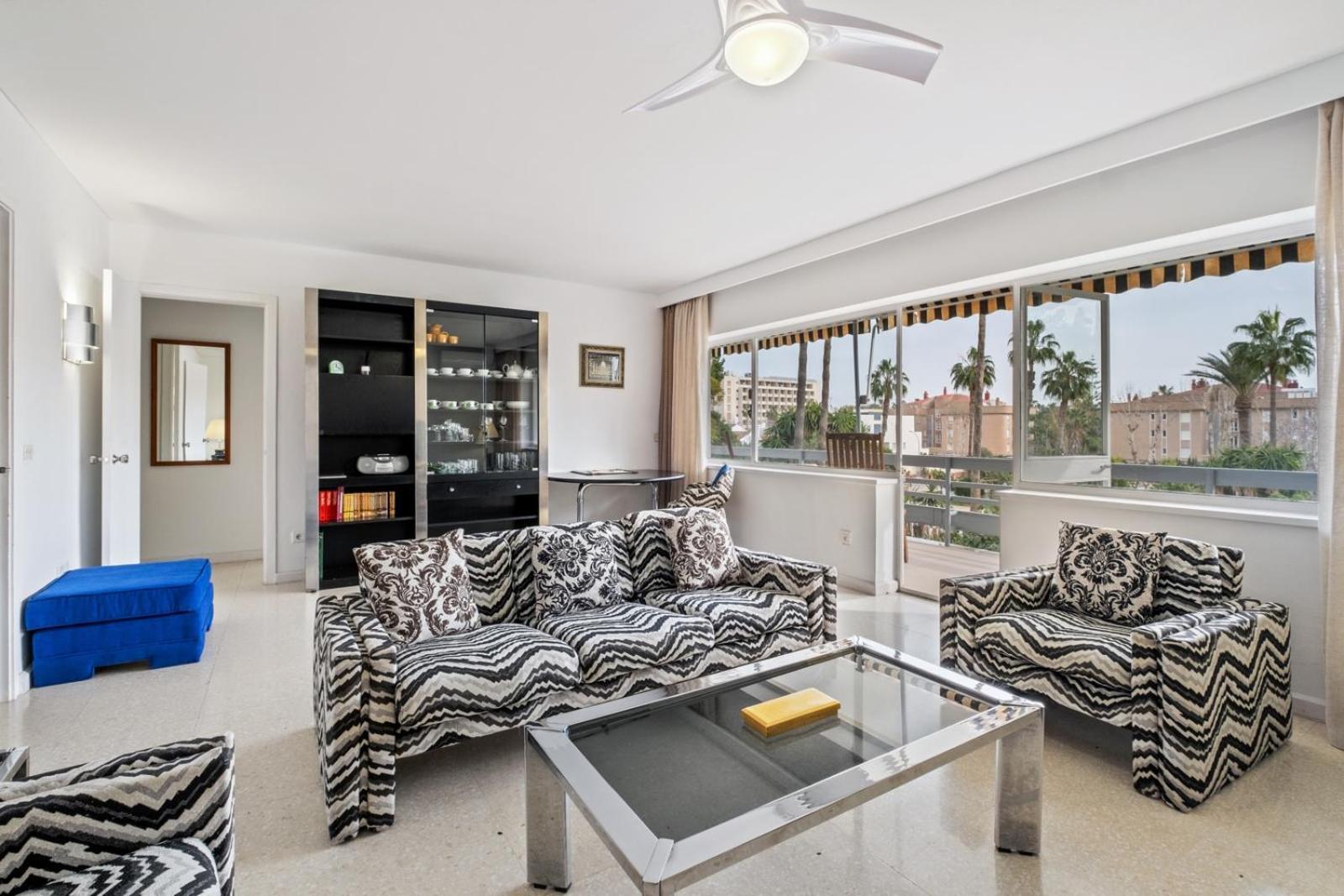 Piso Con 2 Habitaciones, 2 Terrazas Y Piscina Apartamento *