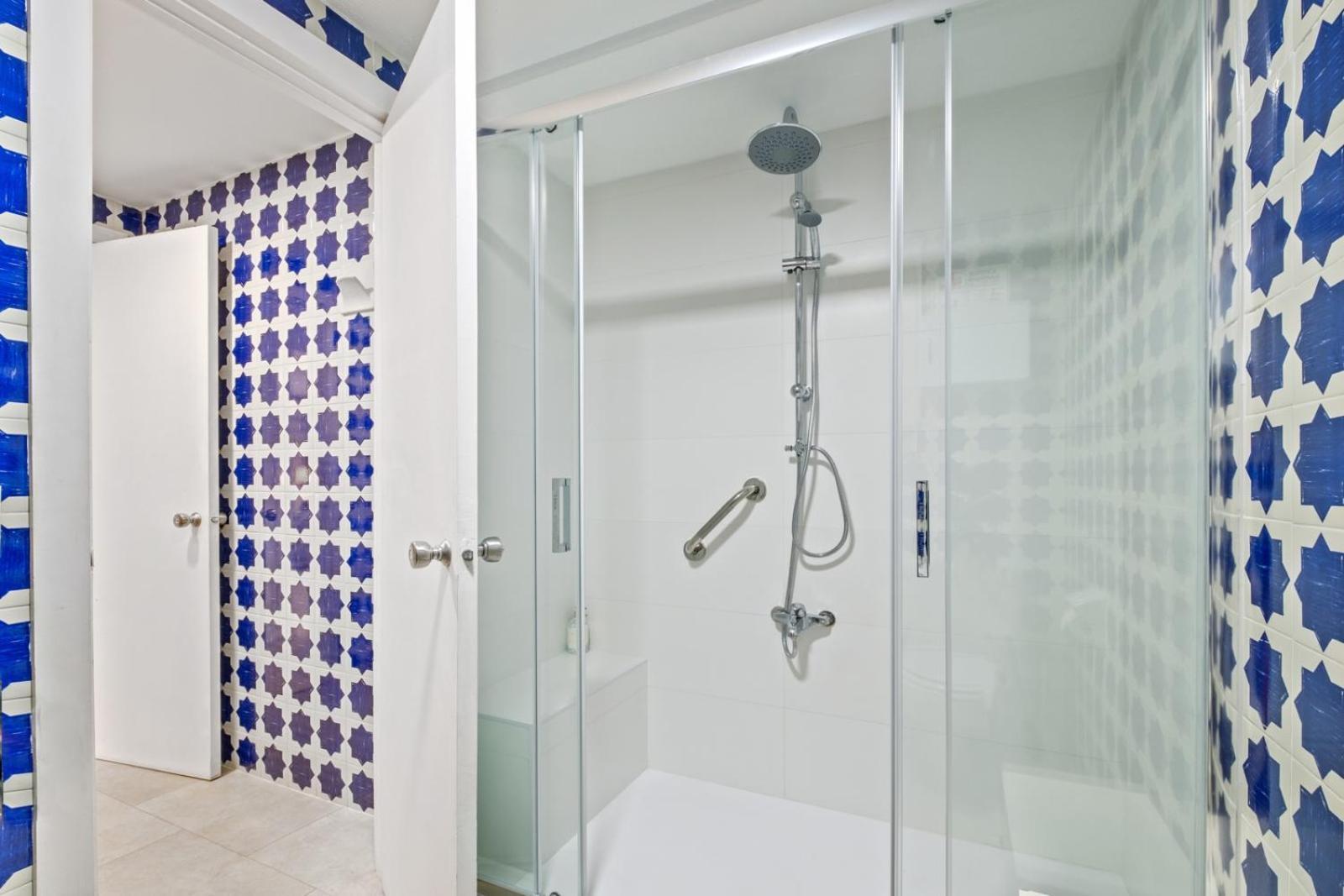 Apartamento Piso Con 2 Habitaciones, 2 Terrazas Y Piscina Torremolinos