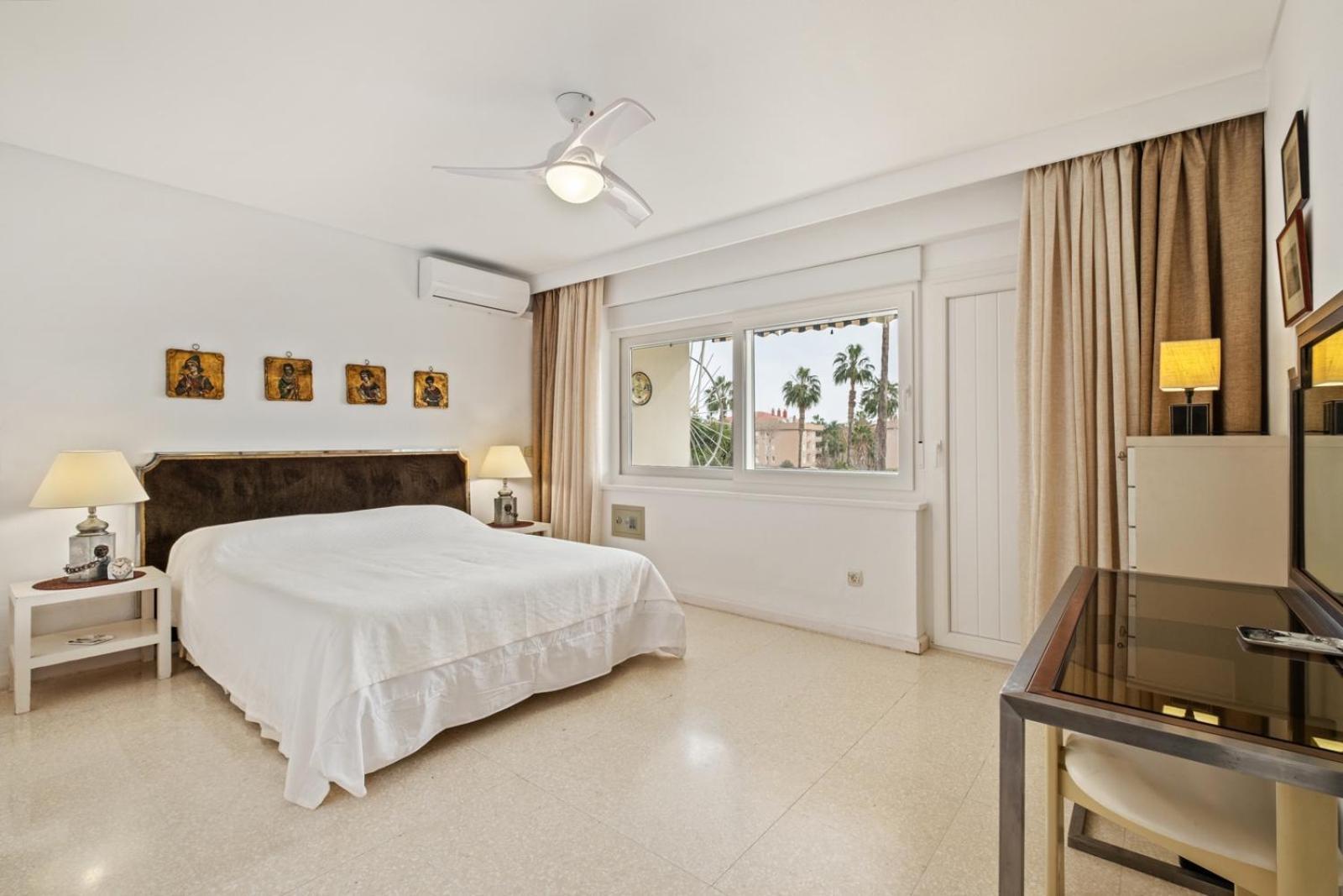Piso Con 2 Habitaciones, 2 Terrazas Y Piscina Apartamento *
