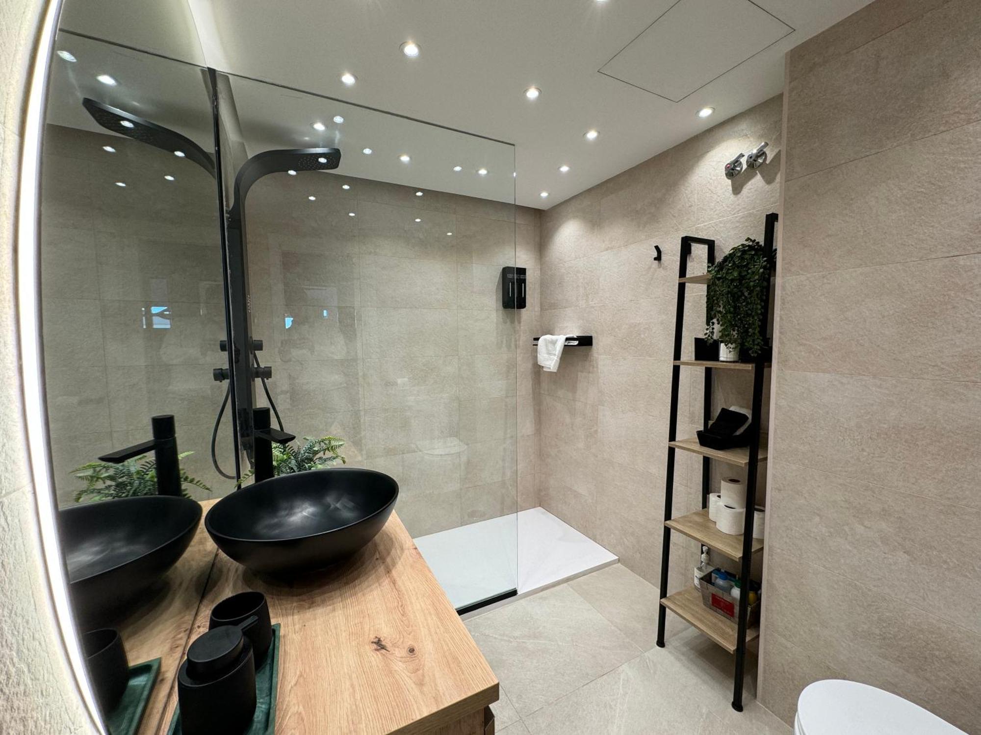 Zelun Center Apartment *