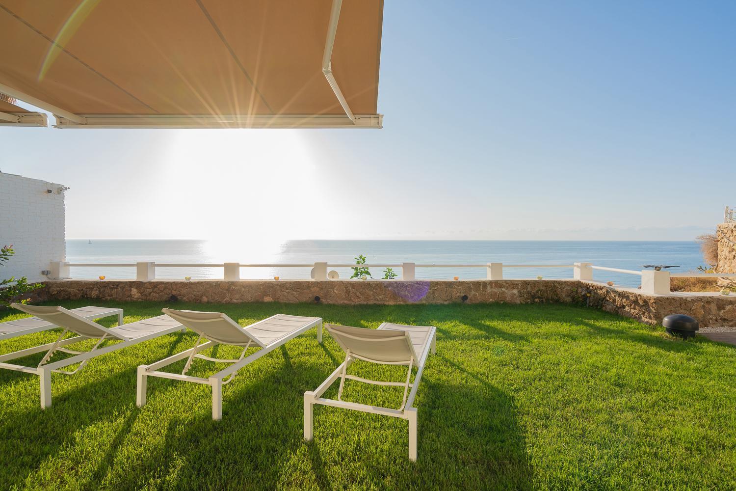 Seaside Tranquility And Urban Luxury - Stylish Duplex In W Jacuzzi *
