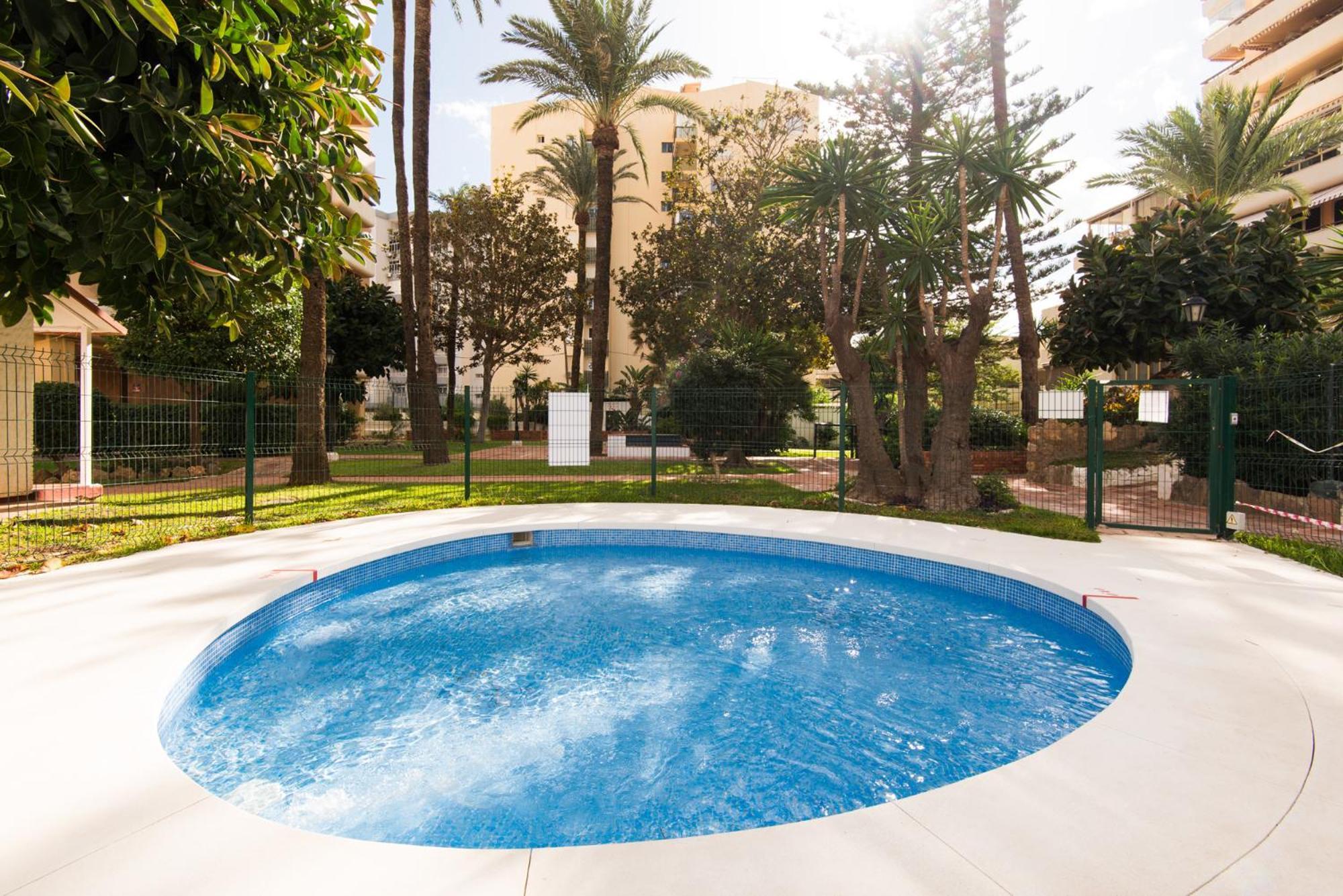 Aloha Torres Carihuela Torremolinos