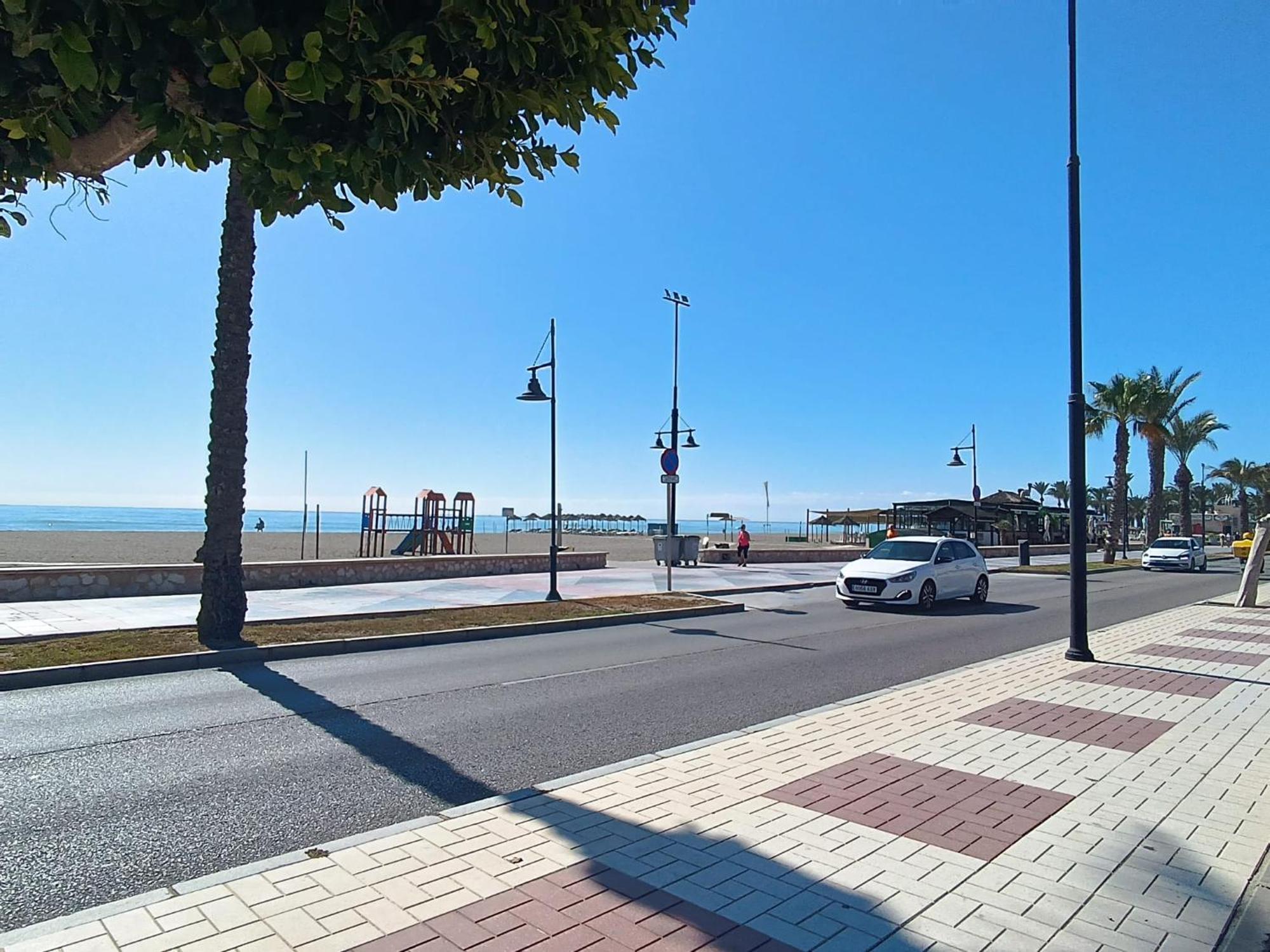 Dos Soles - Only 100 Meters From Apartment Torremolinos