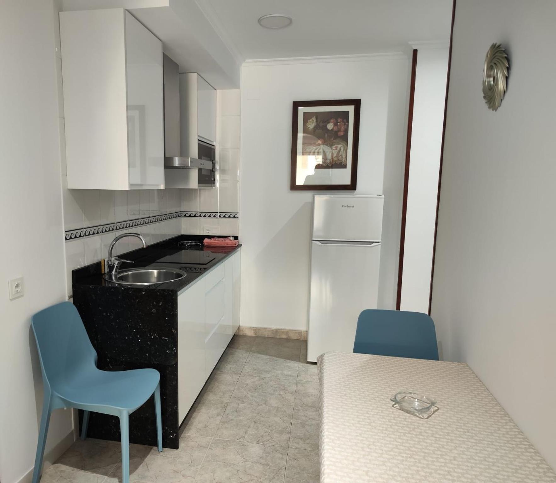 Apartment Leonor Carihuela *