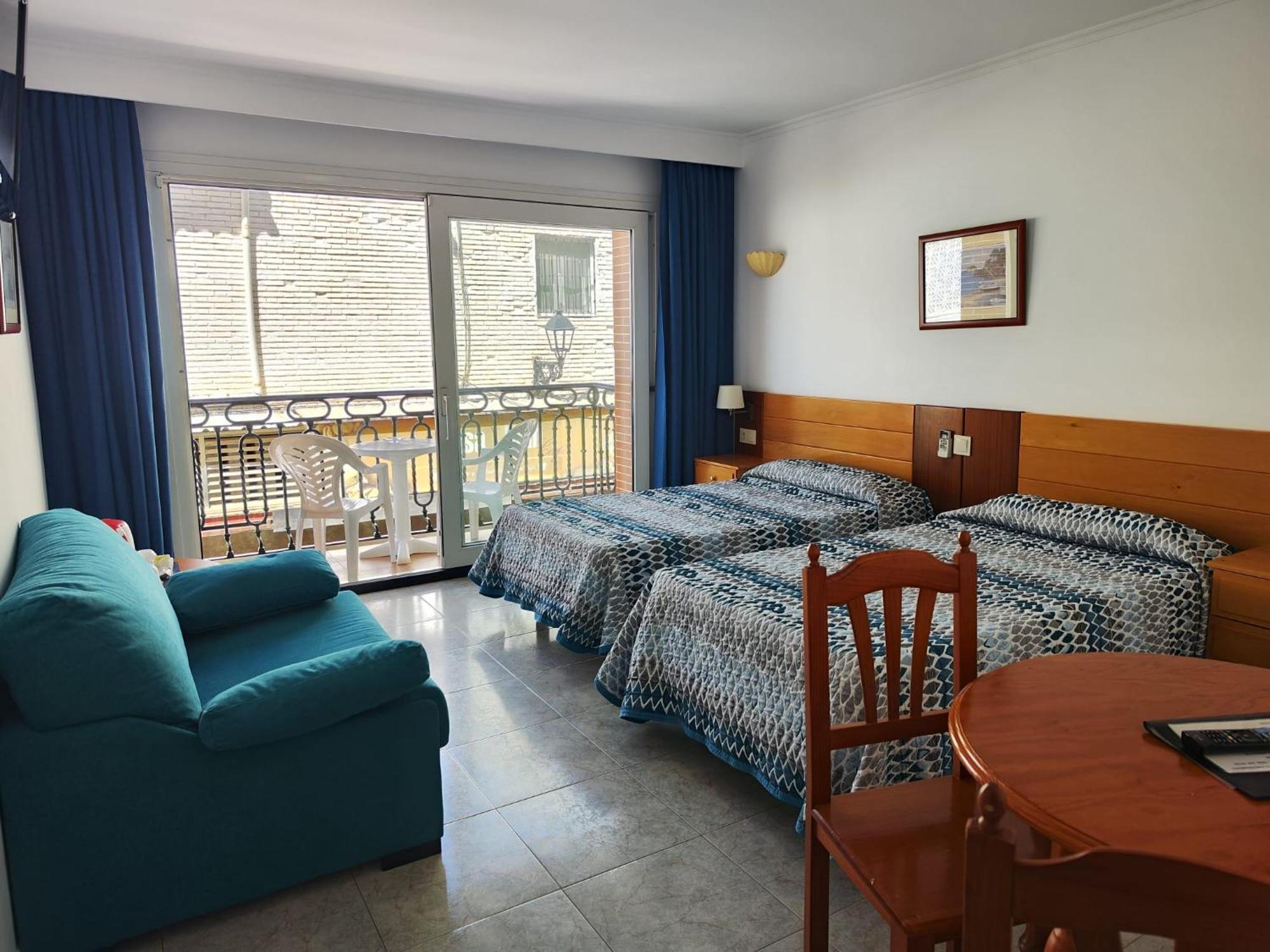 Leonor Carihuela Apartment Torremolinos