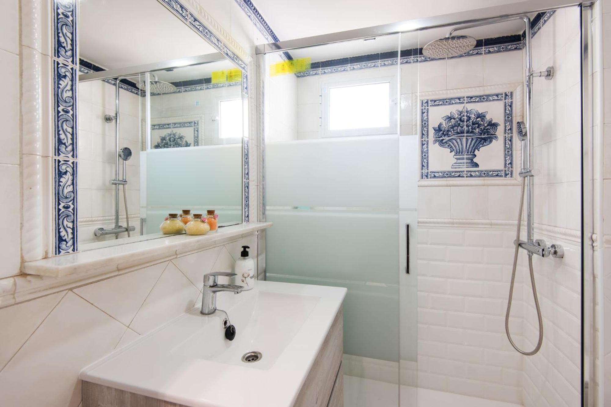 Bajondillo Beach, Large Loft With Intense Sun Appartement