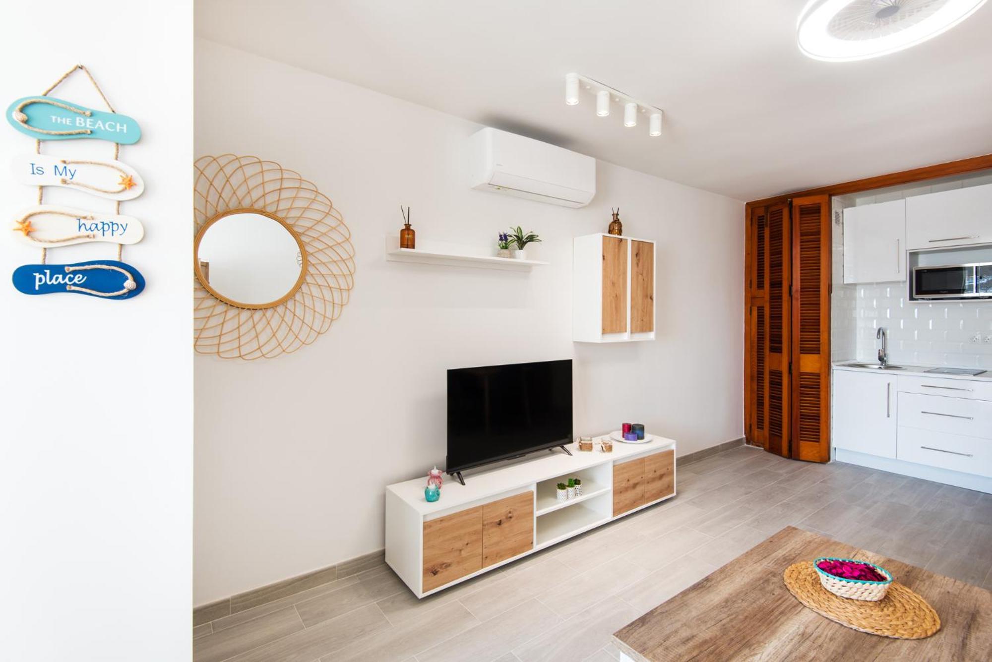 Bajondillo Beach, Large Loft With Intense Sun *