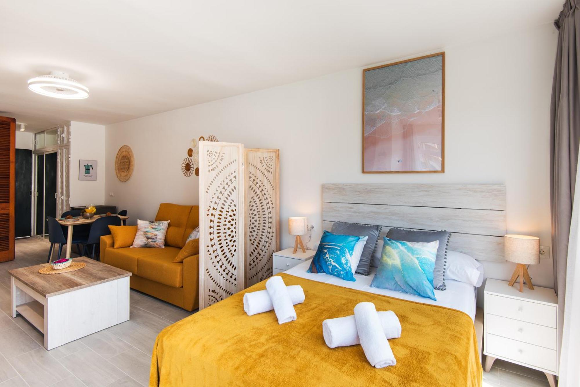Bajondillo Beach, Large Loft With Intense Sun Appartement *