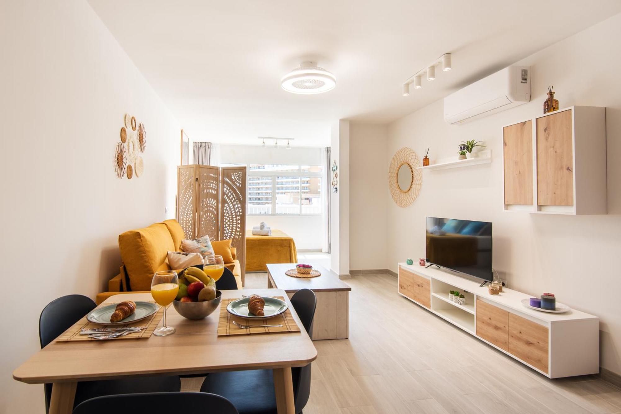Appartement Bajondillo Beach, Large Loft With Intense Sun *