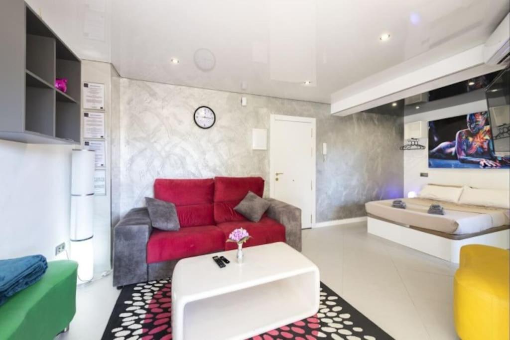 True Colours , Center By Namaste Elite Apartment