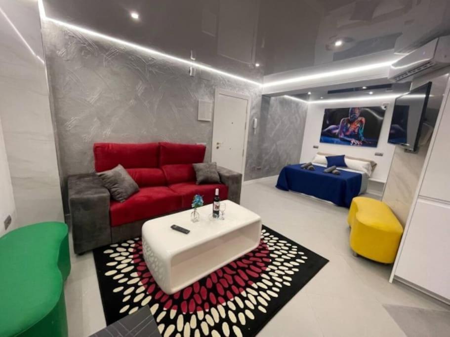 True Colours , Center By Namaste Elite Apartment