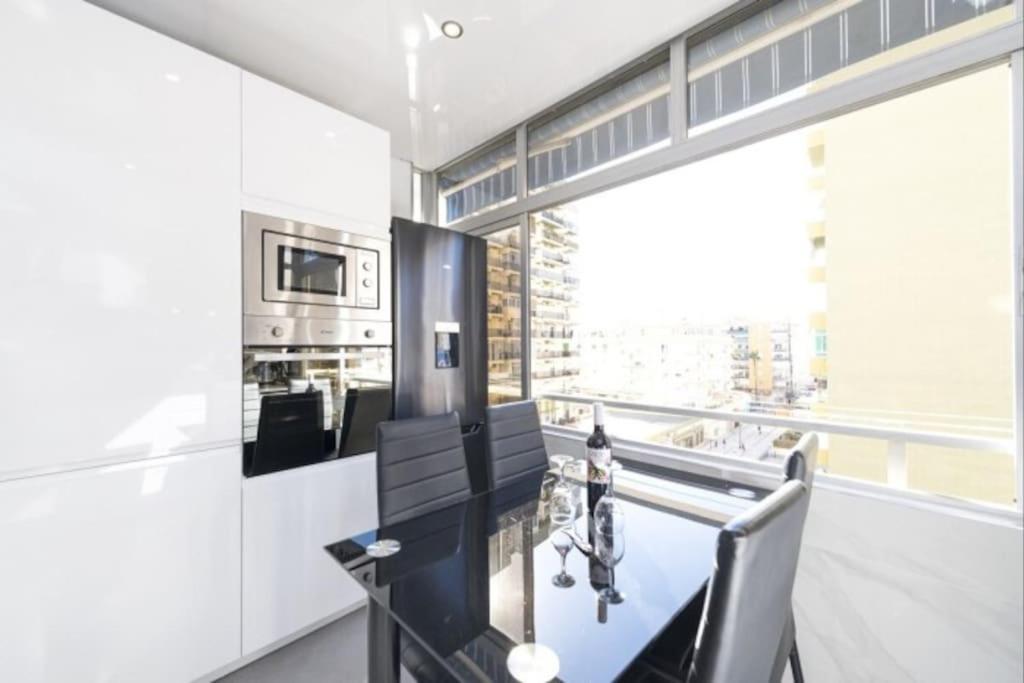 Apartment True Colours , Center By Namaste Elite *