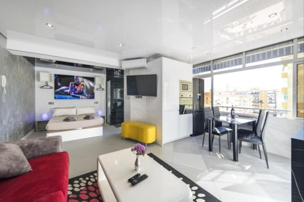 Apartment True Colours , Center By Namaste Elite