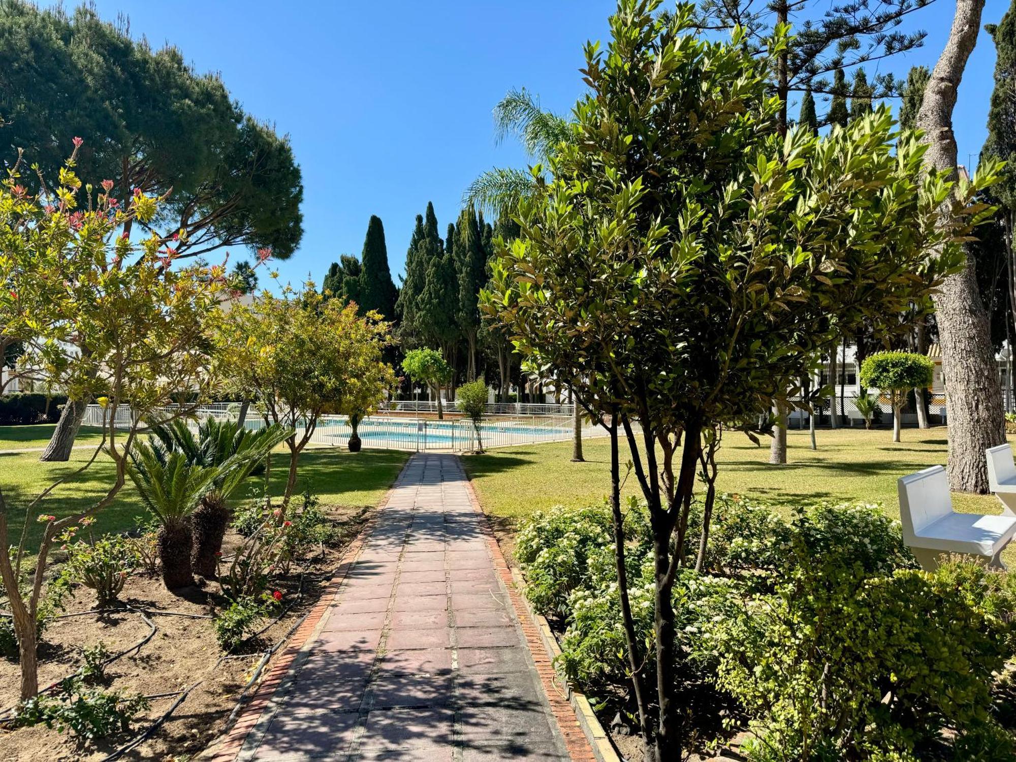 Amplia Terraza Con Maravillosas Vistas Muy Cerca De La Playa Torremolinos