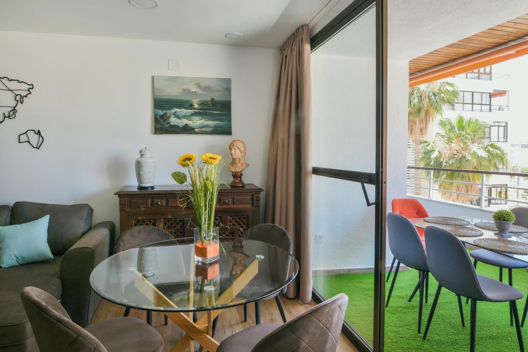Apartment Nogalera Party&beach Select
